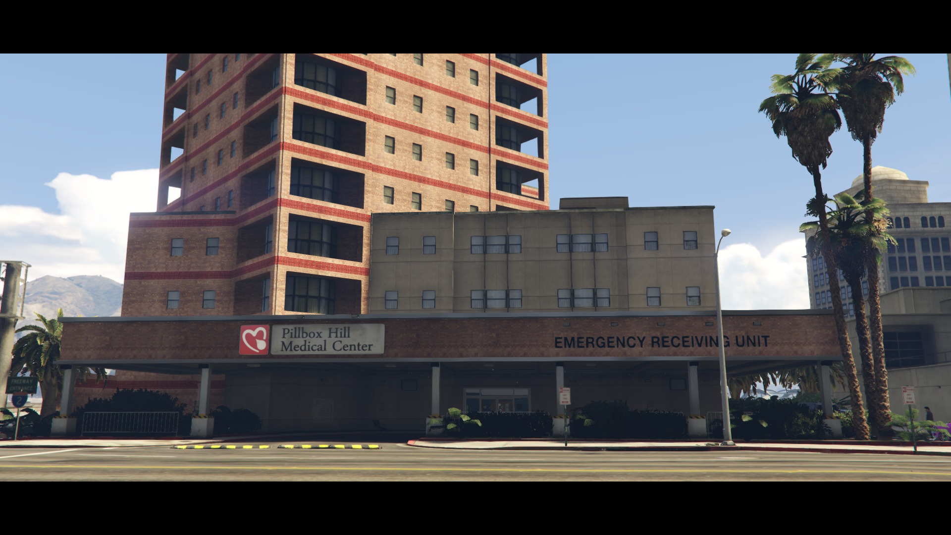 サムネイル：救急隊、移住者への無償治療を発表